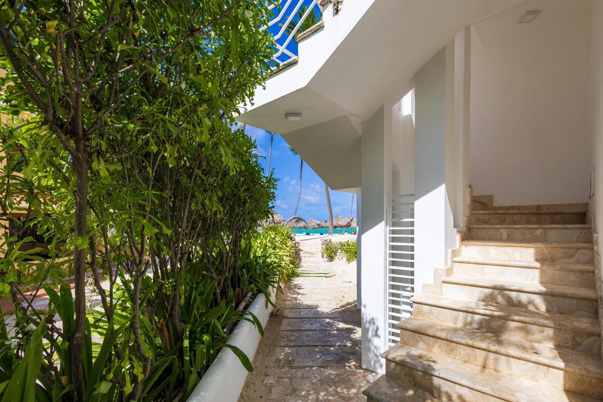Prime Ocean View Punta Cana Apartments - 3-Bedroom Getaway With Private Terrace On Bavaro Beach ภายนอก รูปภาพ